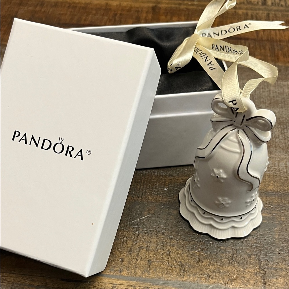 Pandora Elegant White Ceramic Ornament